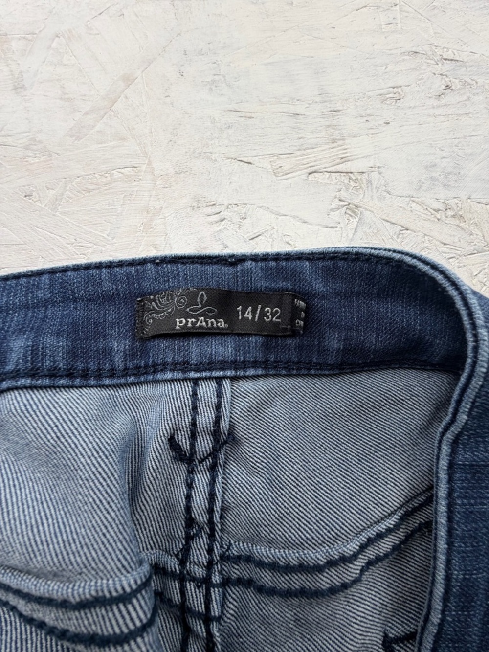 Prana Denim Shorts Rolled Cuff Blue Stretch Size 14 - Picture 3 of 7